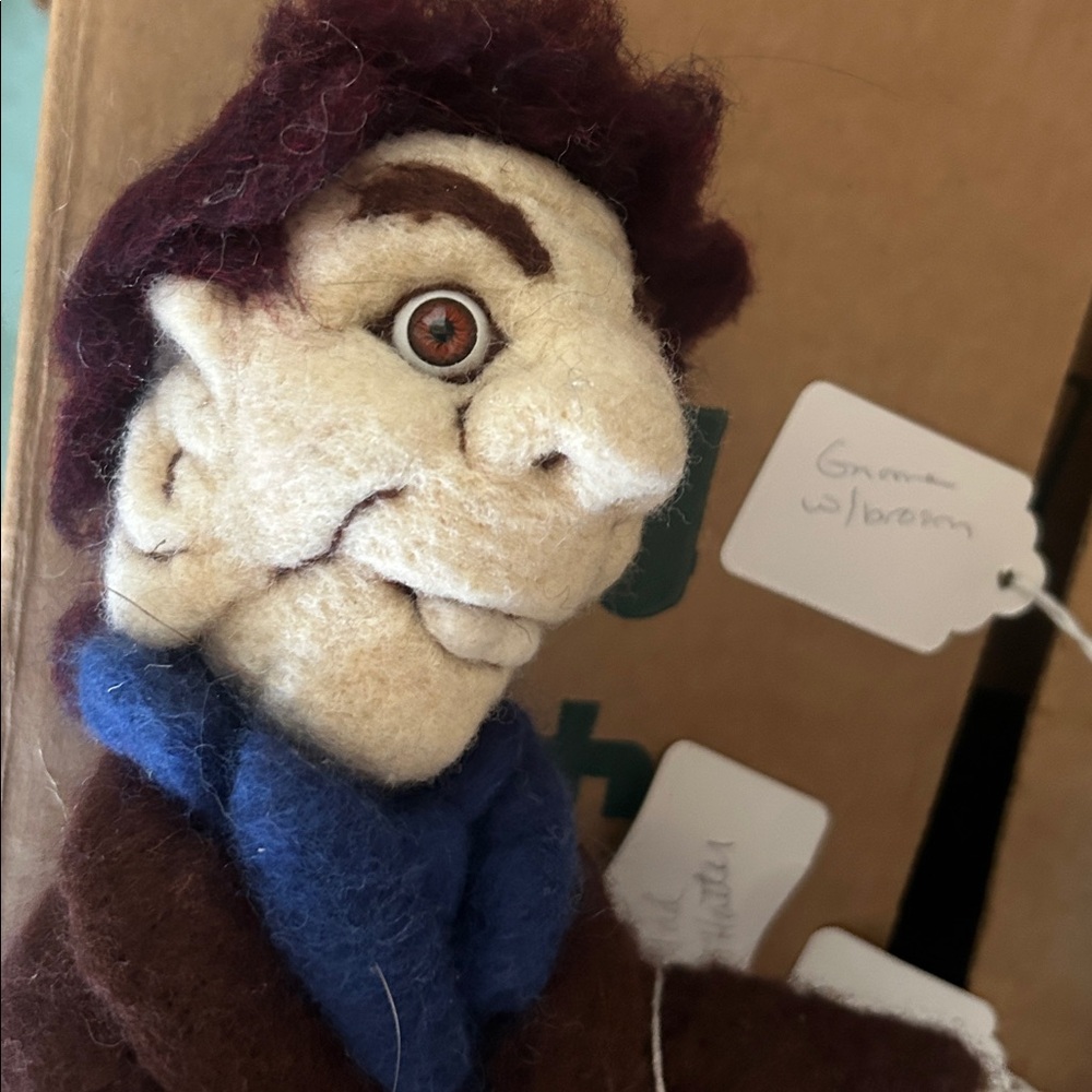 Handcrafted Felted Wool Figurines/ Alice in Wonderland:: mad Hatter & ??? - Picture 2 of 7